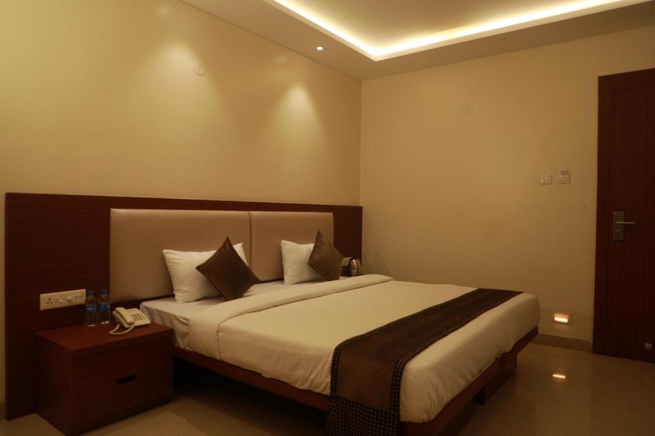 Serenity By Monarch, Baner Pune Méribel Village Dış mekan fotoğraf